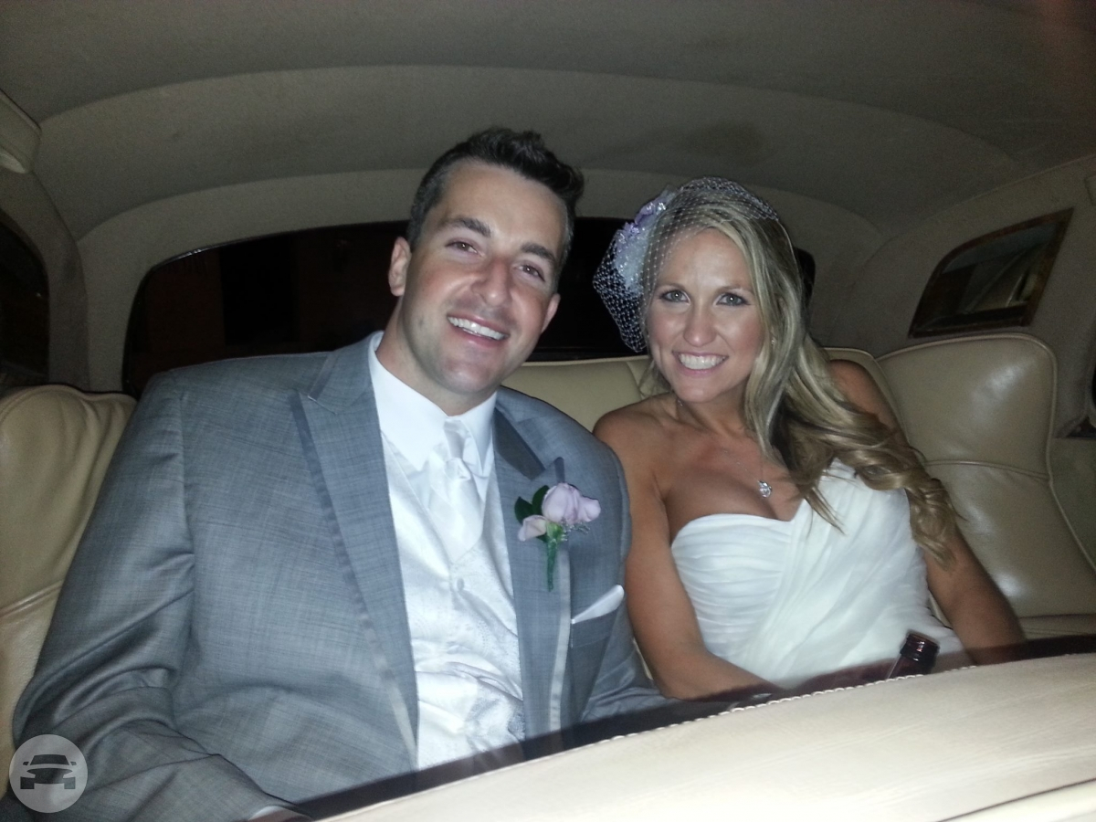 Vintage Luxury
Sedan /
Charleston, SC

 / Hourly $0.00
