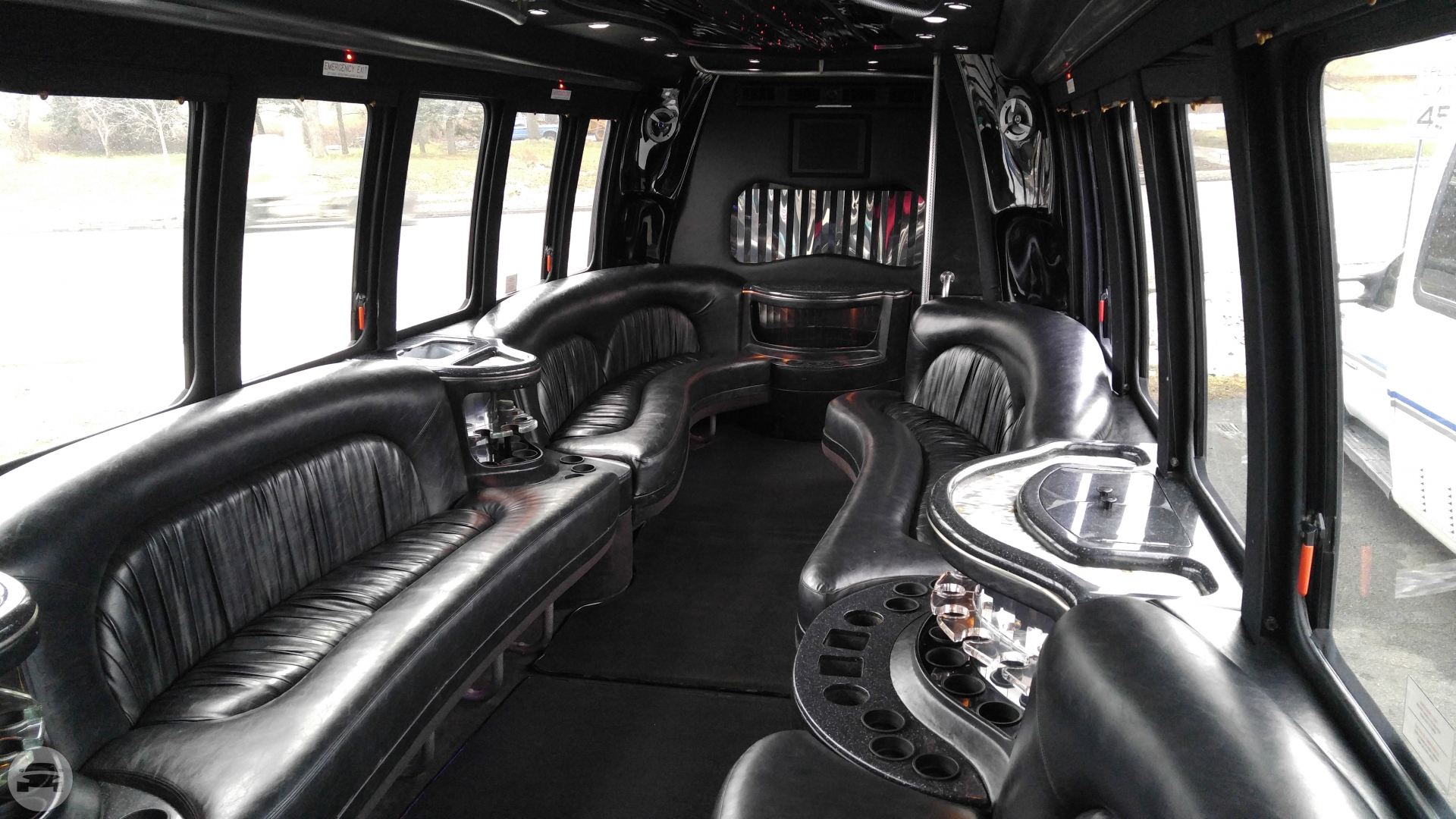 20 PASSENGER LUXURY COACH – 601
Party Limo Bus /
Depew, NY

 / Hourly $0.00
