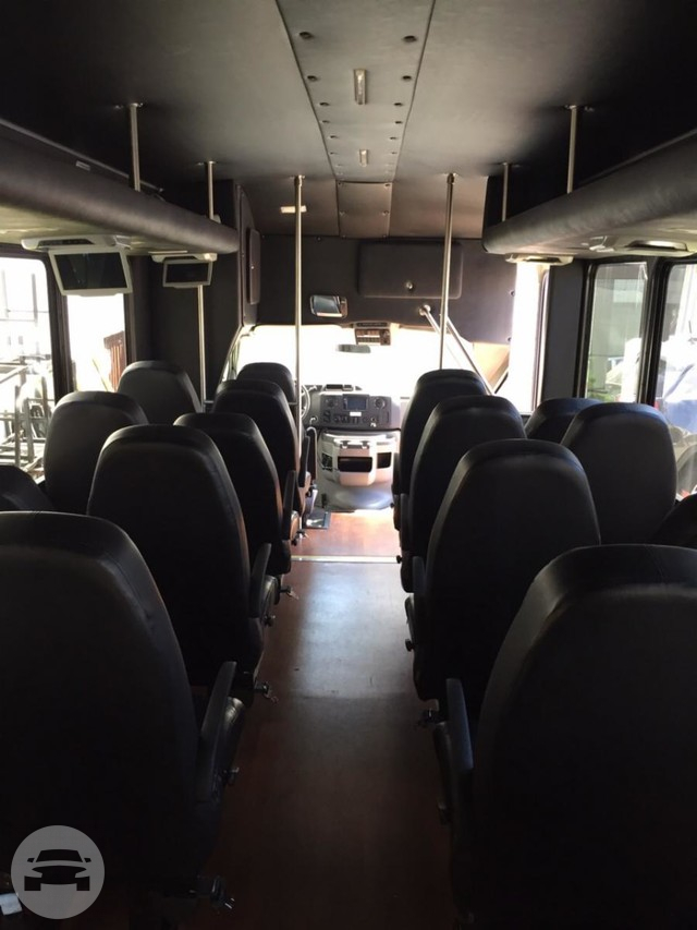 24 passenger Shuttle Bus
Coach Bus /
Cleveland, OH

 / Airport Transfer $199.00
