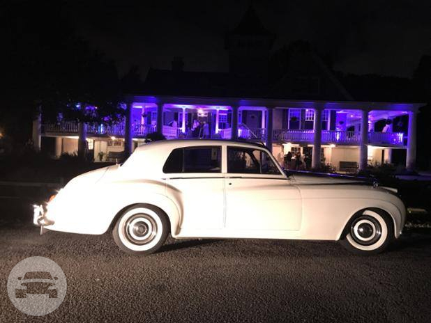 Vintage Luxury
Sedan /
Charleston, SC

 / Hourly $0.00
