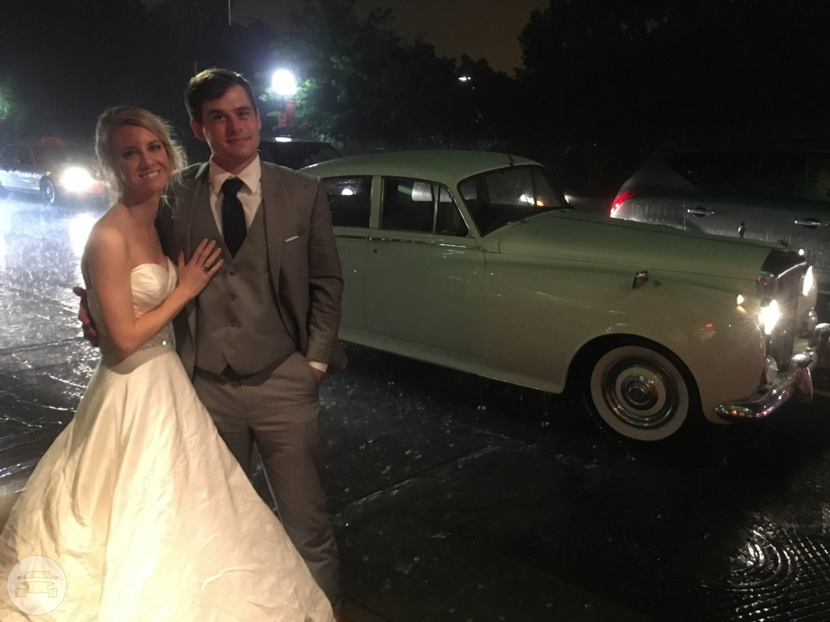 Vintage Luxury
Sedan /
Charleston, SC

 / Hourly $0.00
