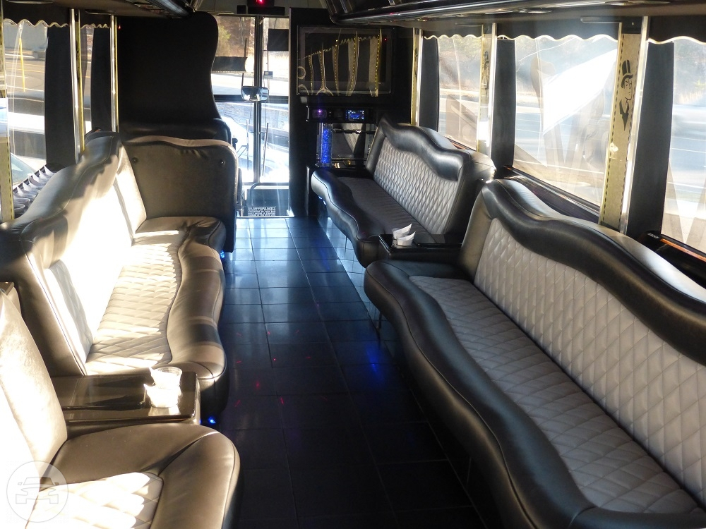 Prevost Luxury lounge coach 45 passenger
Party Limo Bus /
New York, NY

 / Hourly $0.00
