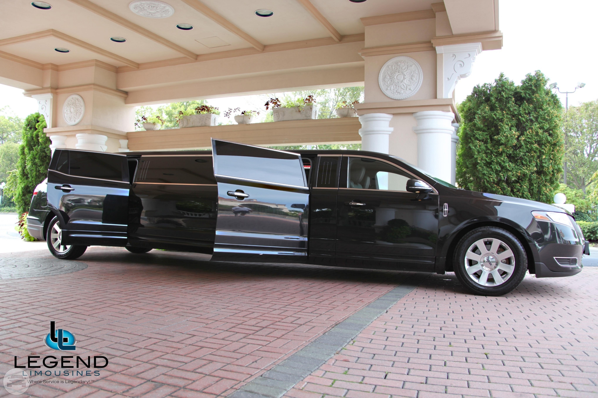Black Lincoln MKT Stretch 8-10 Passenger Limousines
Limo /
New York, NY

 / Hourly $0.00
