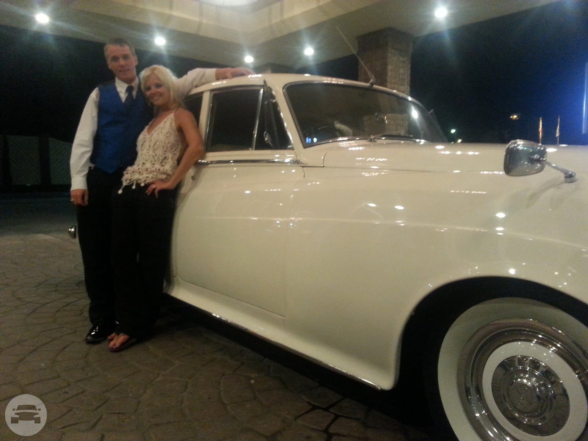 Vintage Luxury
Sedan /
Charleston, SC

 / Hourly $0.00
