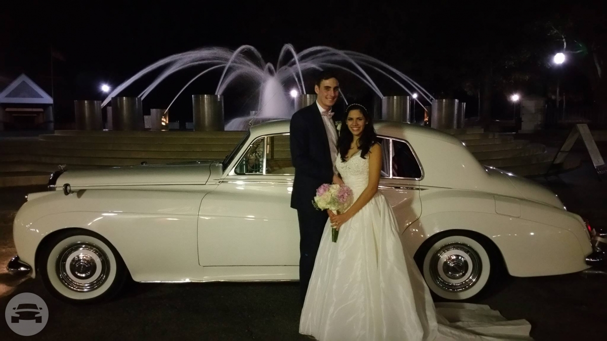 Vintage Luxury
Sedan /
Charleston, SC

 / Hourly $0.00
