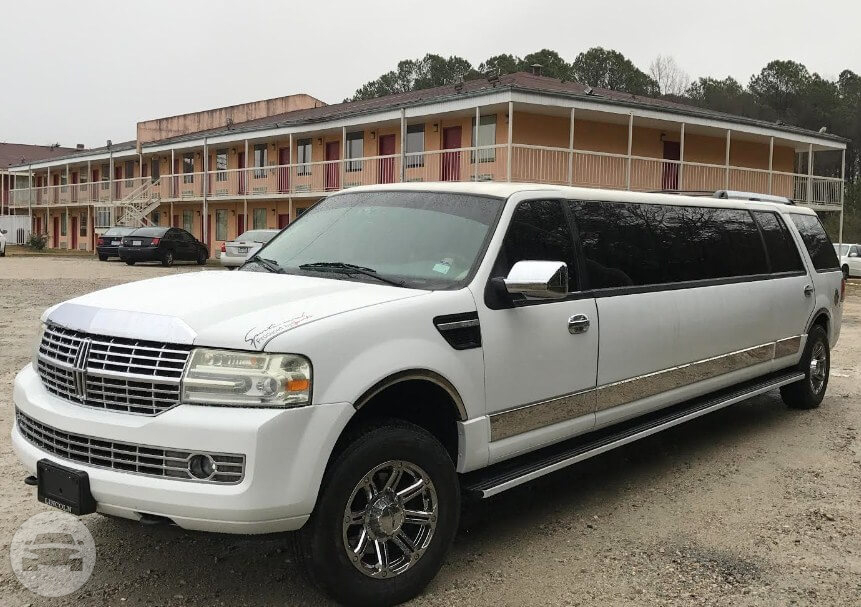 White Lincoln Navigator Stretch Limousine
Limo /
Paterson, NJ

 / Hourly $0.00
