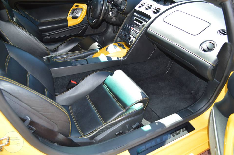 Lamborghini 
Sedan /
San Francisco, CA

 / Hourly $0.00
