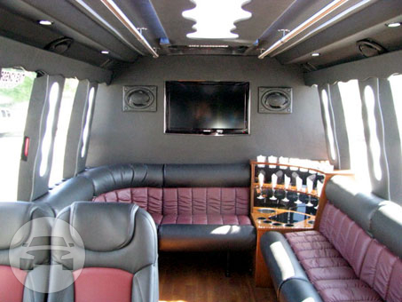 Party Limo
Coach Bus /
Boston, MA

 / Hourly $0.00
