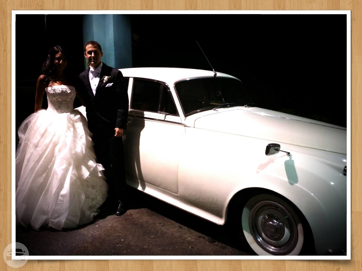 Vintage Luxury
Sedan /
Charleston, SC

 / Hourly $0.00
