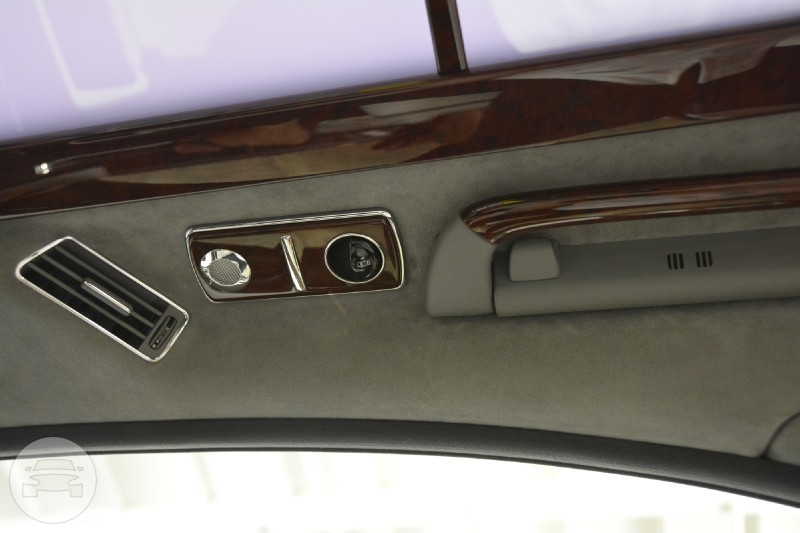 Maybach 62 Extended Wheelbase Limited Edition
Limo /
New York, NY

 / Hourly $0.00
