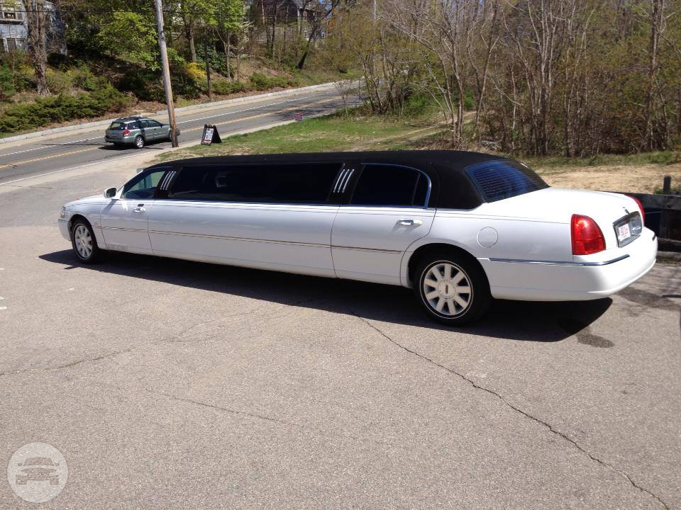 Tuxedo Super Stretch Limousine
Limo /
Plymouth, MA

 / Hourly (Other services) $65.00
