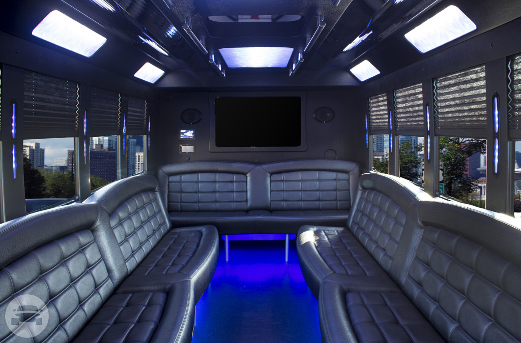 20 passenger Limo Bus
Party Limo Bus /
Chicago, IL

 / Hourly $0.00
