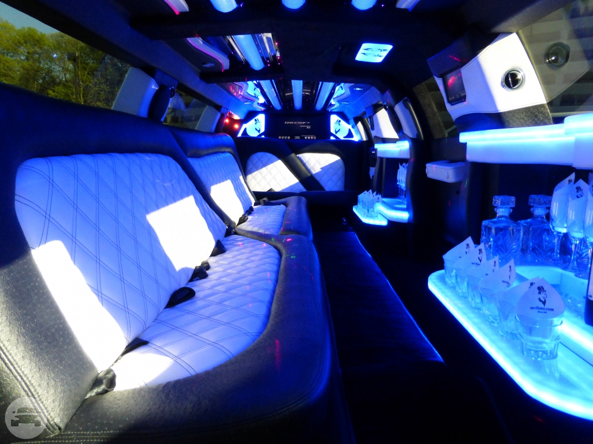 New Chrysler 300 15 passenger Limousine with Jet door and Fifth door
Limo /
New York, NY

 / Hourly $0.00
