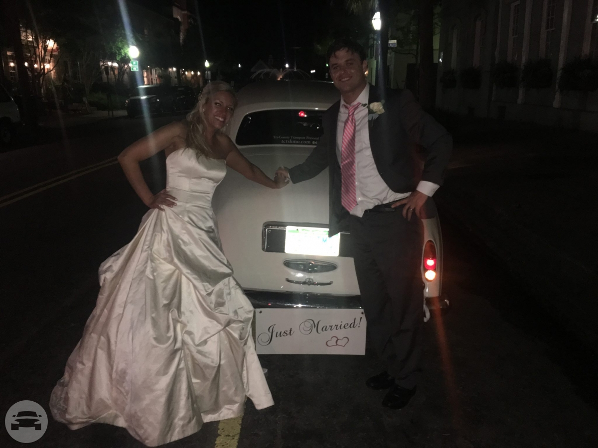 Vintage Luxury
Sedan /
Charleston, SC

 / Hourly $0.00
