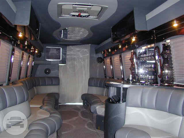 Land Yacht
Party Limo Bus /
Austin, TX

 / Hourly $0.00
