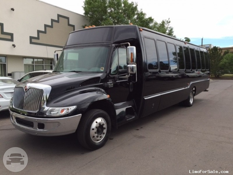 25 to 35 Passenger Limo Bus
Party Limo Bus /
Chicago, IL

 / Hourly $0.00
