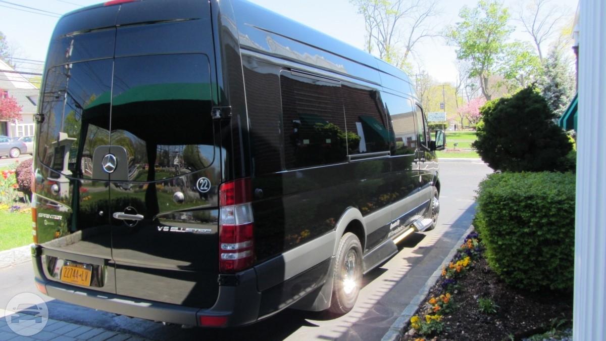 New Mercedes Luxury Sprinter 14 pass
Coach Bus /
New York, NY

 / Hourly $0.00
