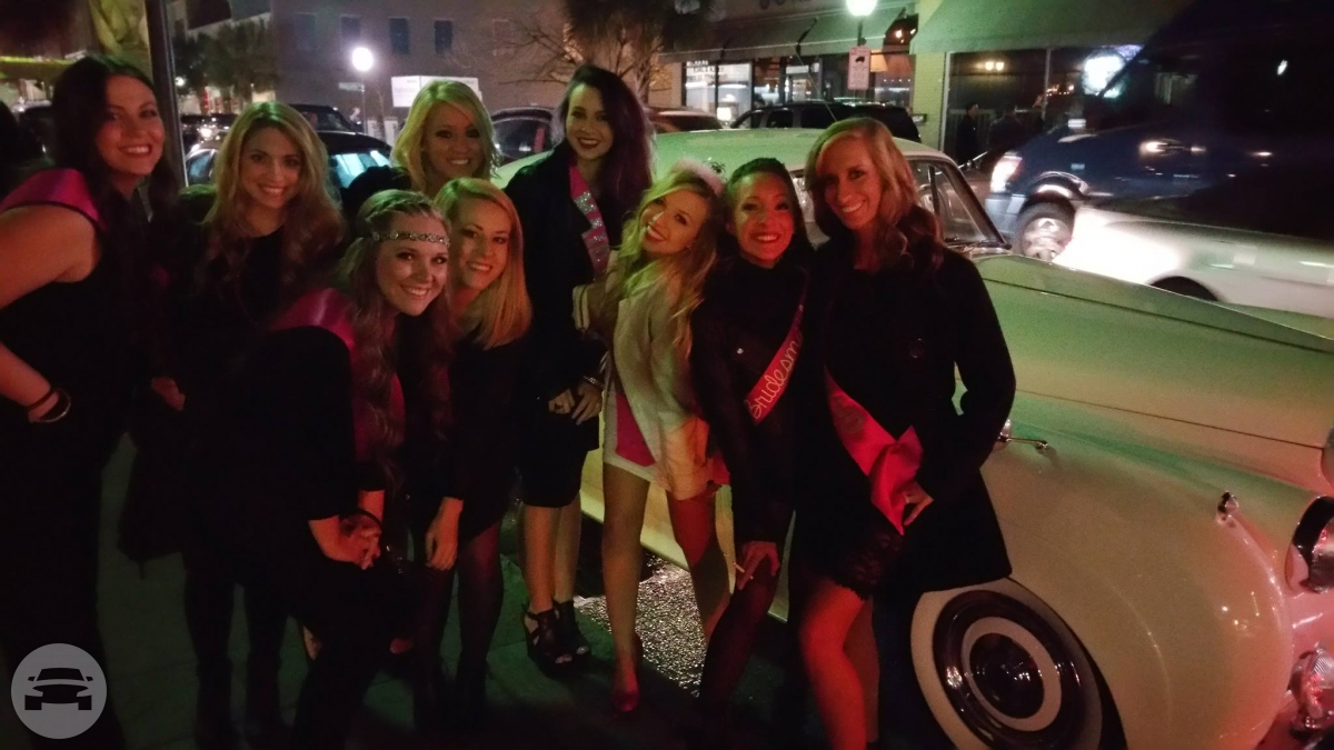 Vintage Luxury
Sedan /
Charleston, SC

 / Hourly $0.00
