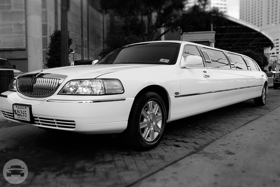 WHITE LINCOLN LIMOUSINE
Limo /
New Orleans, LA

 / Hourly $0.00
