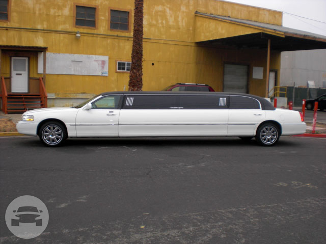 8 Passenger Lincoln Town Car - White Tuxedo
Limo /
San Francisco, CA

 / Hourly $0.00
