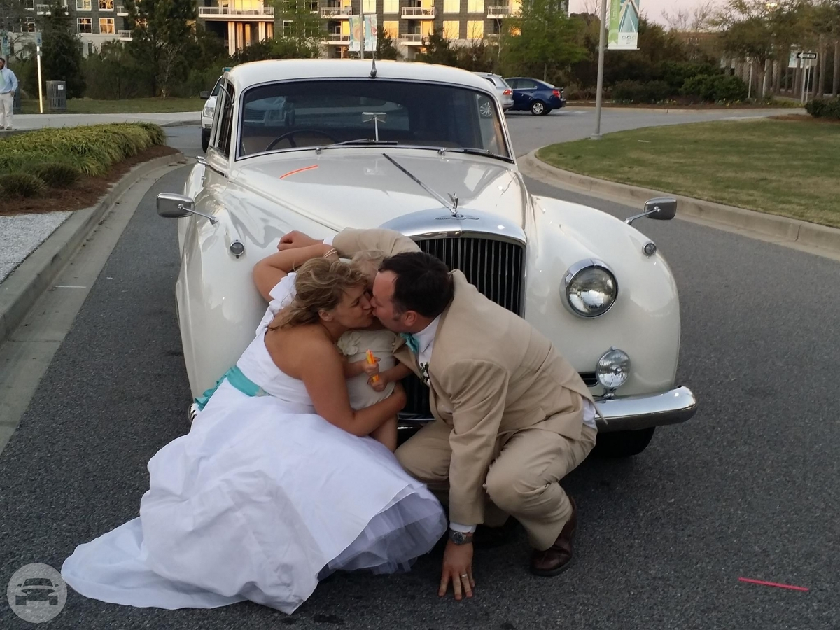 Vintage Luxury
Sedan /
Charleston, SC

 / Hourly $0.00
