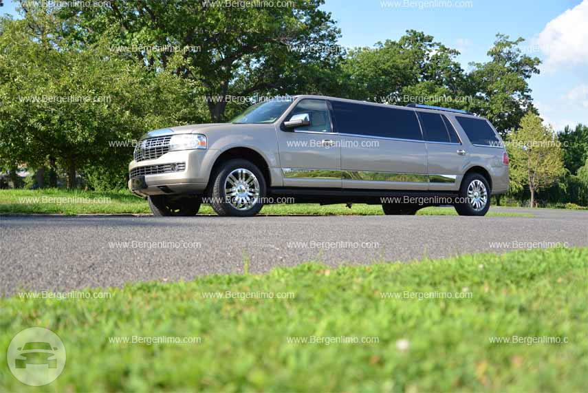 10 Passenger Lincoln Navigator - Champagne Color
Limo /
Paterson, NJ

 / Hourly $0.00
