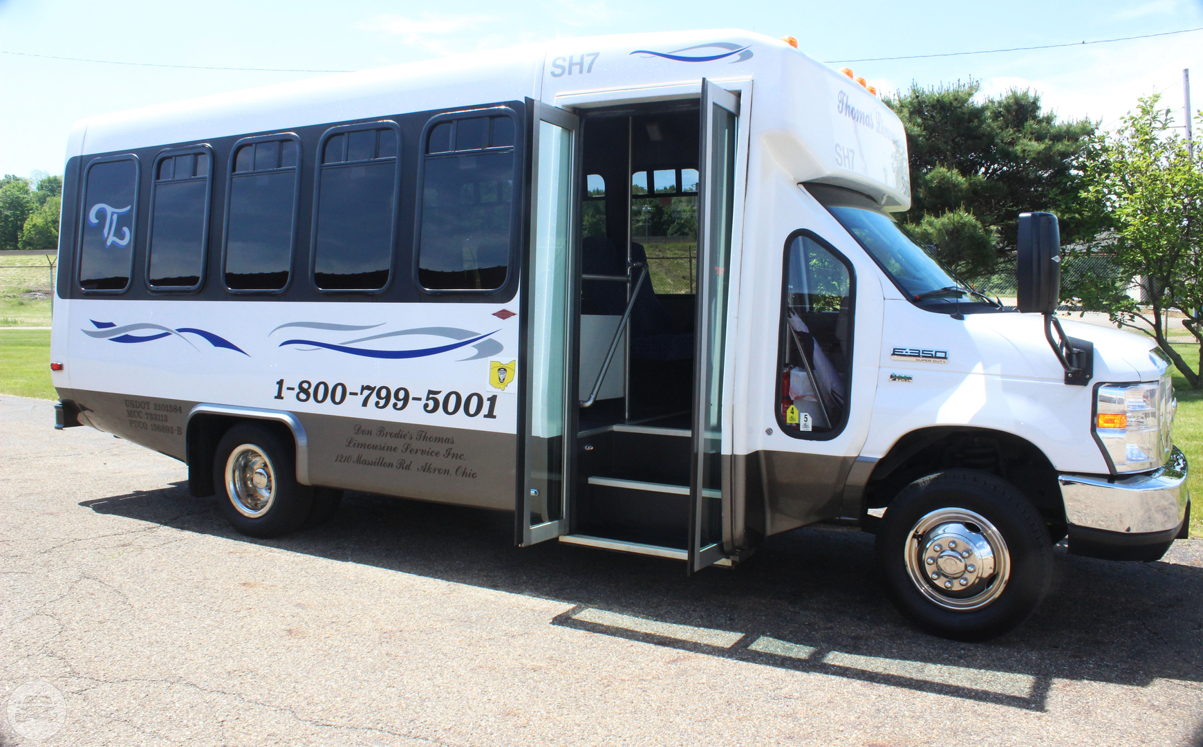 14 Passenger Shuttle Bus
Coach Bus /
Akron, OH

 / Hourly $0.00
