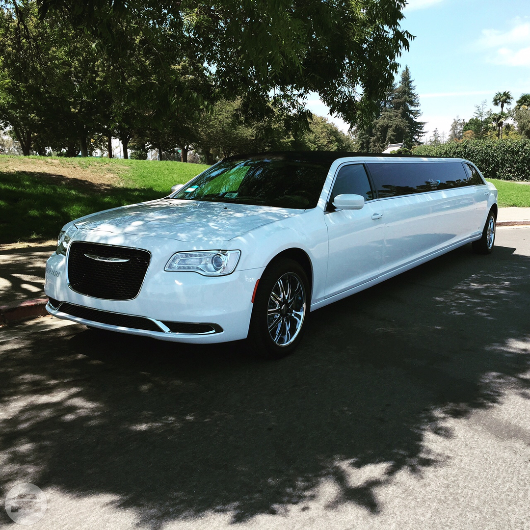 2015 White Chrysler 300 Limousine
Limo /
San Francisco, CA

 / Hourly $0.00
