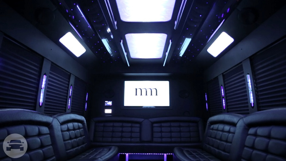 29 Passenger Limo Bus
Party Limo Bus /
Chicago, IL

 / Hourly $0.00
