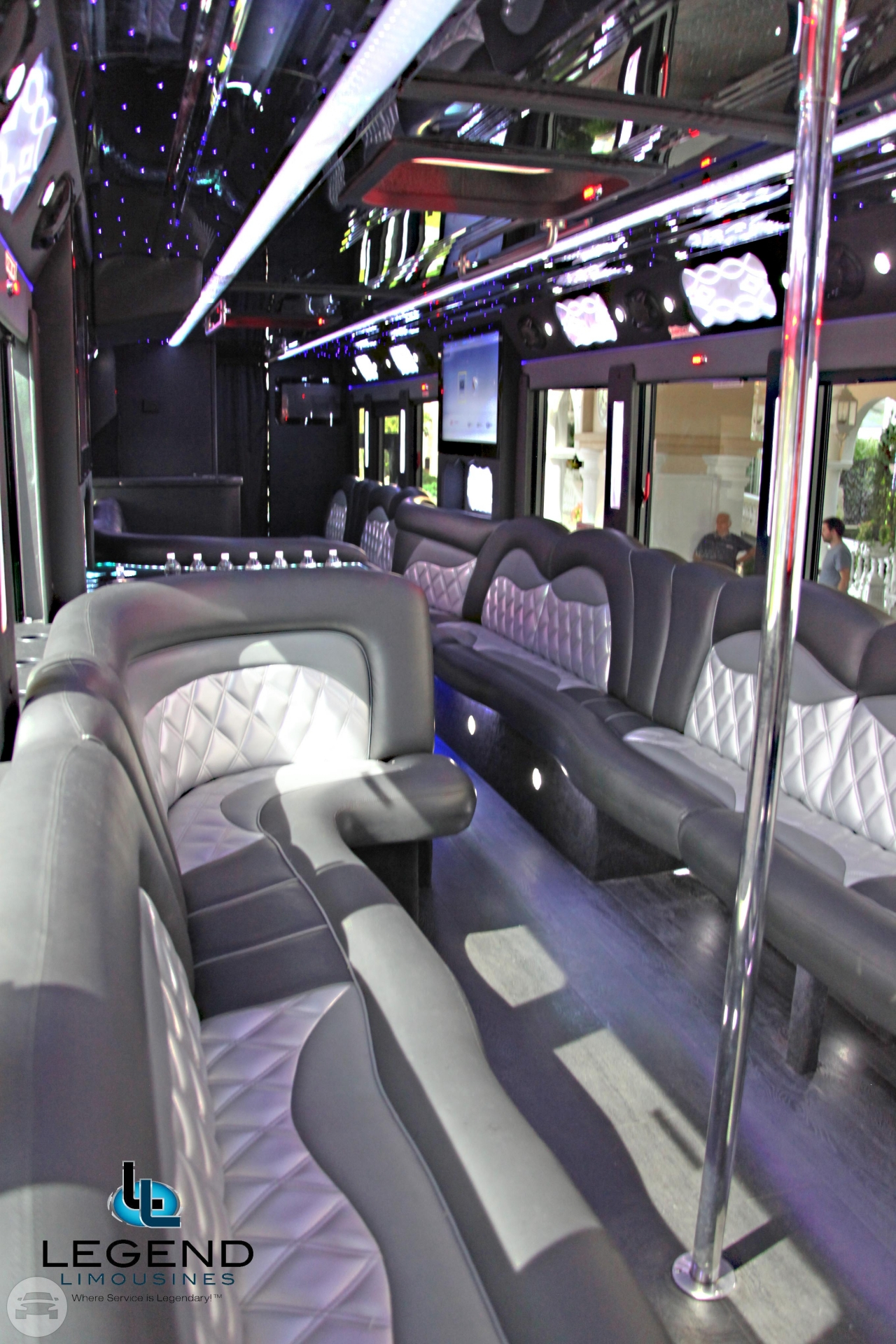 Black and White 46 Passenger Party Bus
Party Limo Bus /
New York, NY

 / Hourly $0.00
