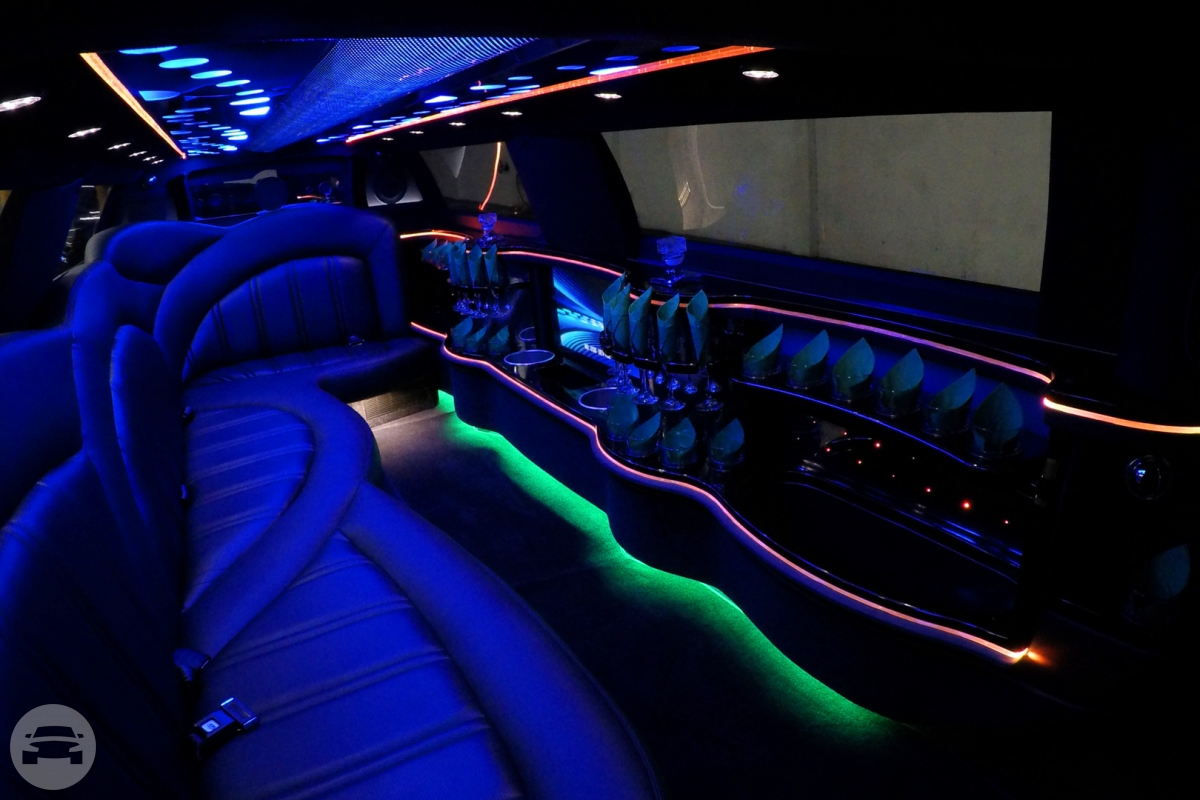 White Chrysler 300 Stretched Limo
Limo /
Hialeah, FL

 / Hourly $0.00
