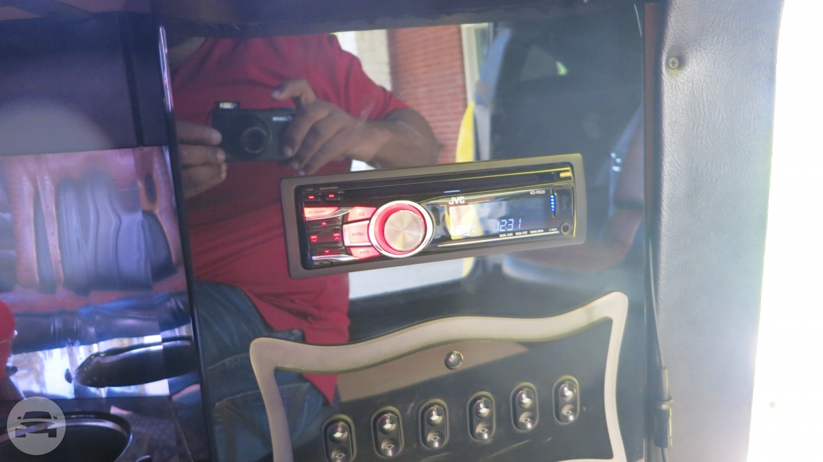 The Yellow Camaro 8 Passengers Classy Limousine
Limo /
Dallas, TX

 / Hourly $0.00
