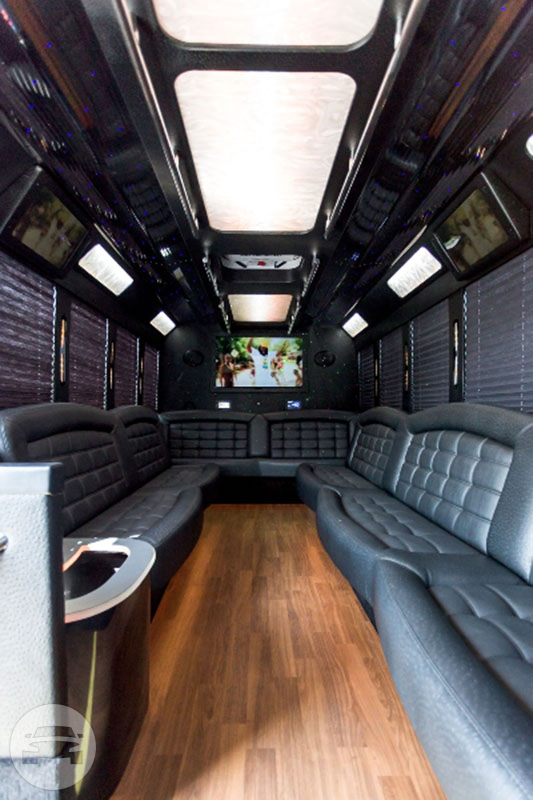 14 passenger Black Party Bus
Party Limo Bus /
New Buffalo, MI 49117

 / Hourly $0.00
