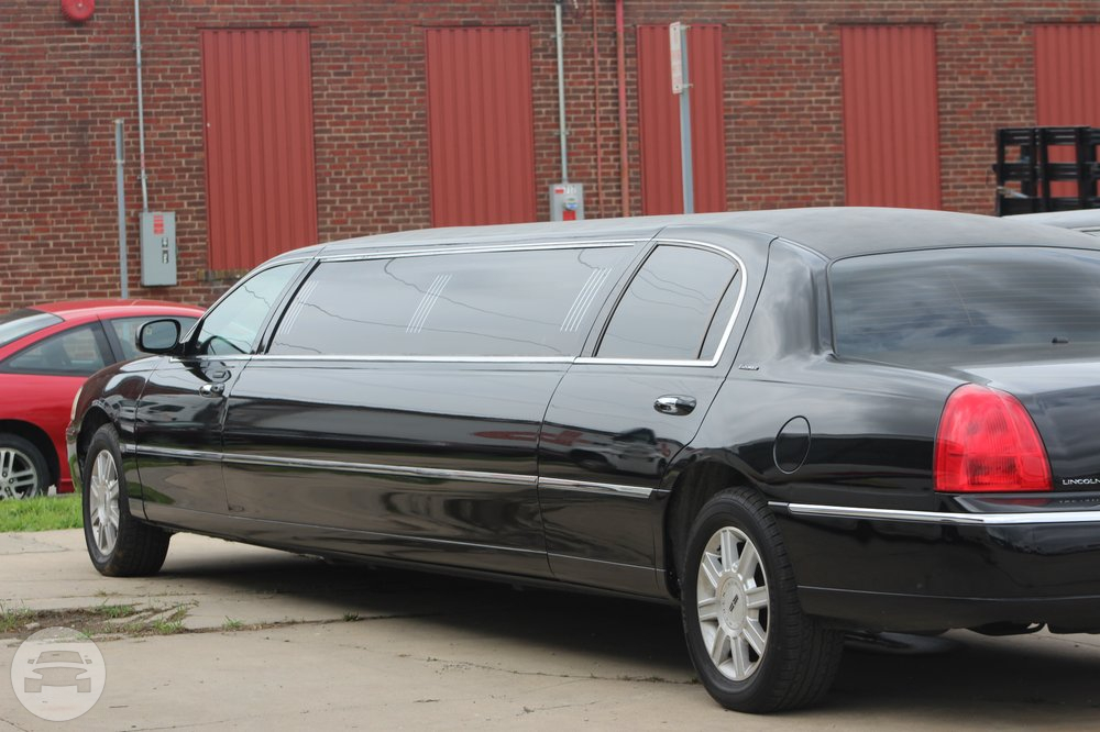 Town Car Stretched Limousine
Limo /
Olathe, KS

 / Hourly $0.00
