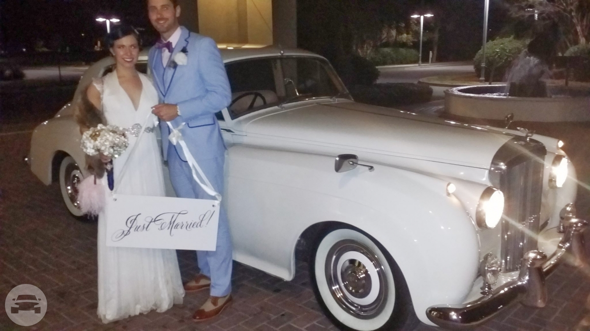 Vintage Luxury
Sedan /
Charleston, SC

 / Hourly $0.00
