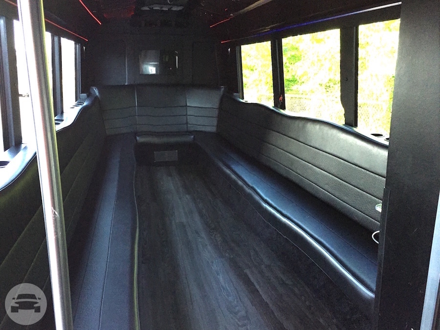 18 PASSENGER LIMO BUS
Party Limo Bus /
Chicago, IL

 / Hourly $0.00
