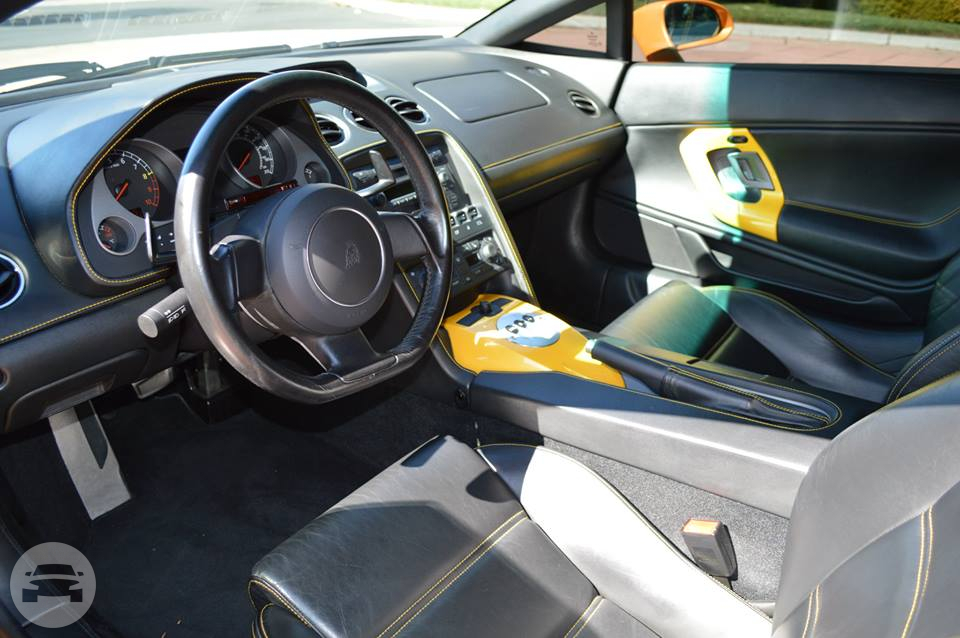 Lamborghini 
Sedan /
San Francisco, CA

 / Hourly $0.00
