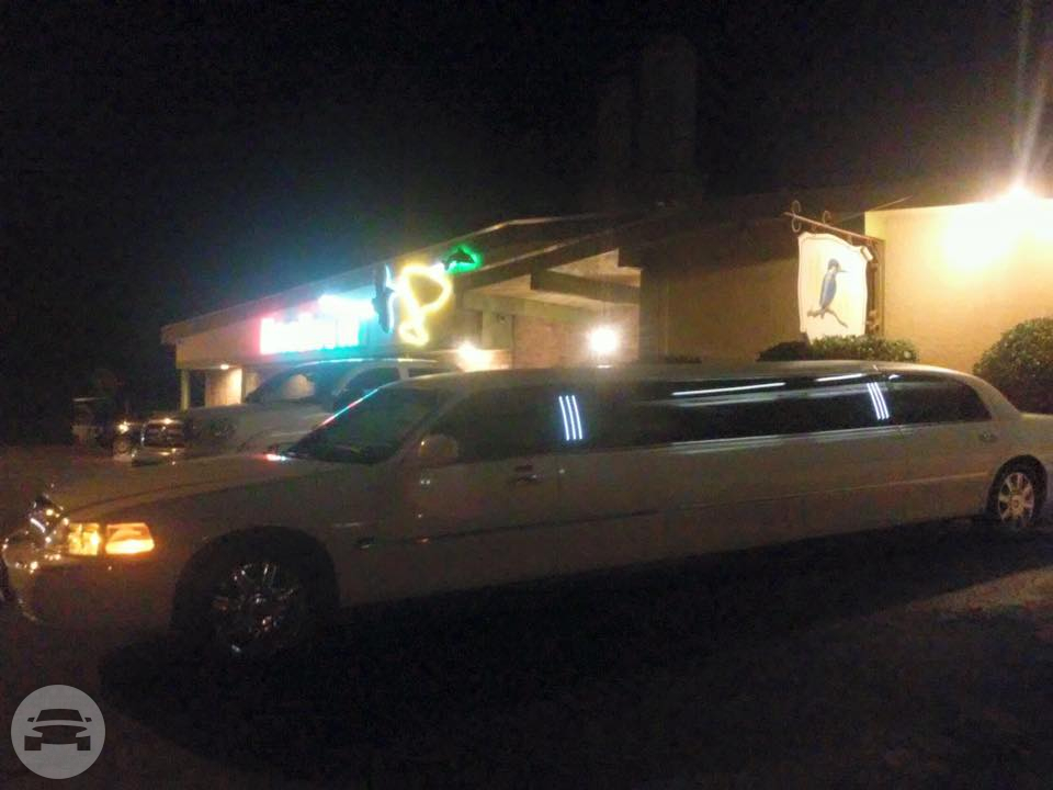 Lincoln Town Car
Limo /
Phoenix, AZ

 / Hourly $0.00
