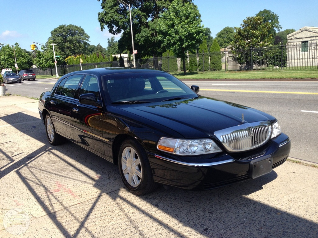 Lincoln Town Car
Sedan /
Atlanta, GA

 / Hourly $0.00
