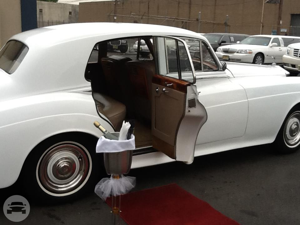 ROLLS ROYCE
Sedan /
Montclair, NJ

 / Hourly $0.00
