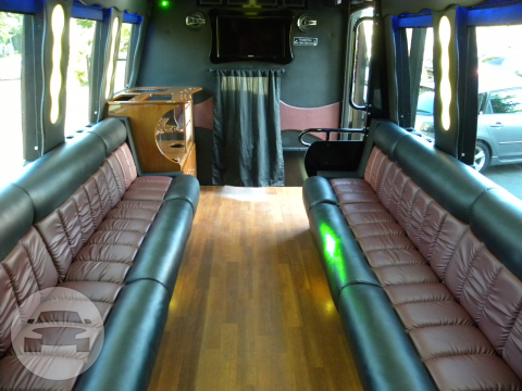 Black Mini Limousine Coach (Brand New)    Mini Land Yacht (New Arrival)
Coach Bus /
Seattle, WA

 / Hourly $0.00
