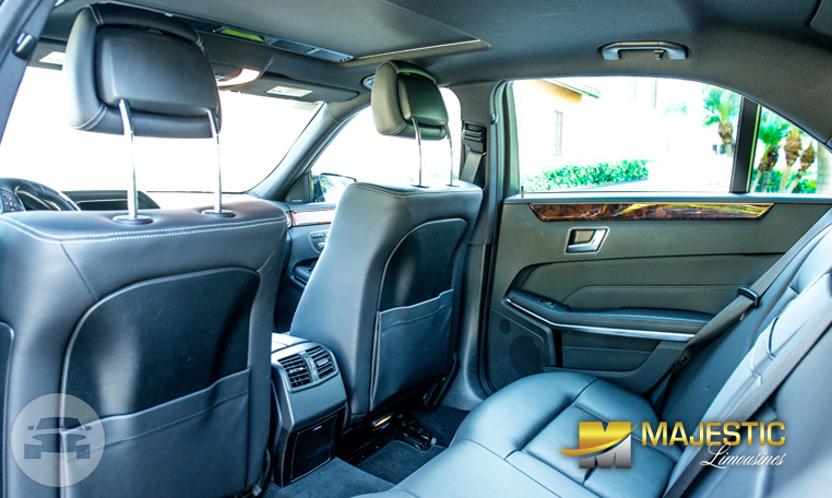 Mercedes-Benz E350
Sedan /
Hialeah, FL

 / Hourly $0.00
