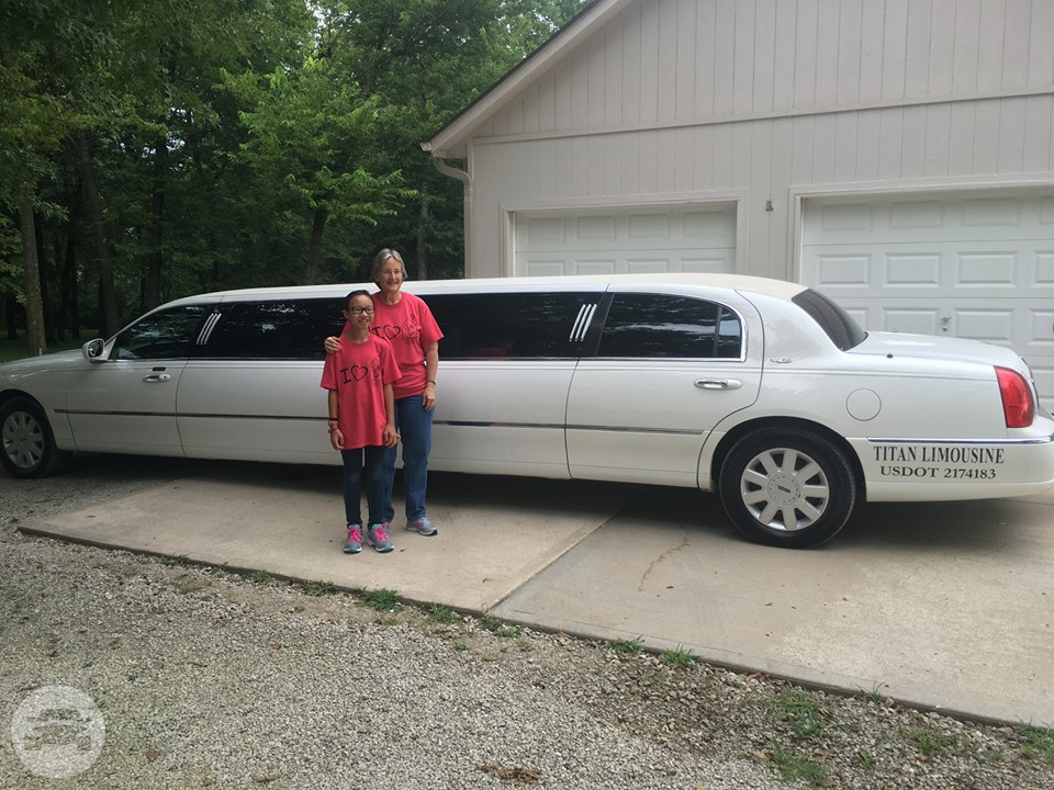 10 Passenger White Stretch Limousine
Limo /
Kansas City, MO

 / Hourly $0.00
