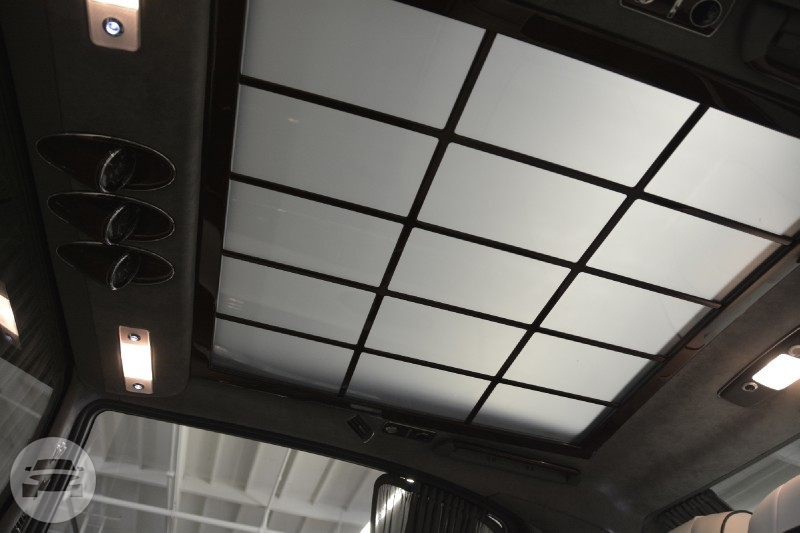 Maybach 62 Extended Wheelbase Limited Edition
Limo /
New York, NY

 / Hourly $0.00
