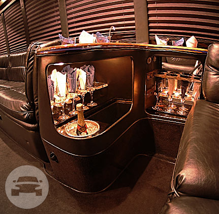 18/20 Passenger Party Bus
Party Limo Bus /
Houston, TX

 / Hourly $0.00

