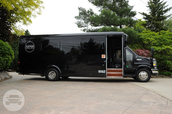 20 passenger Luxury Party Bus Black
Party Limo Bus /
Cleveland, OH

 / Hourly $100.00
