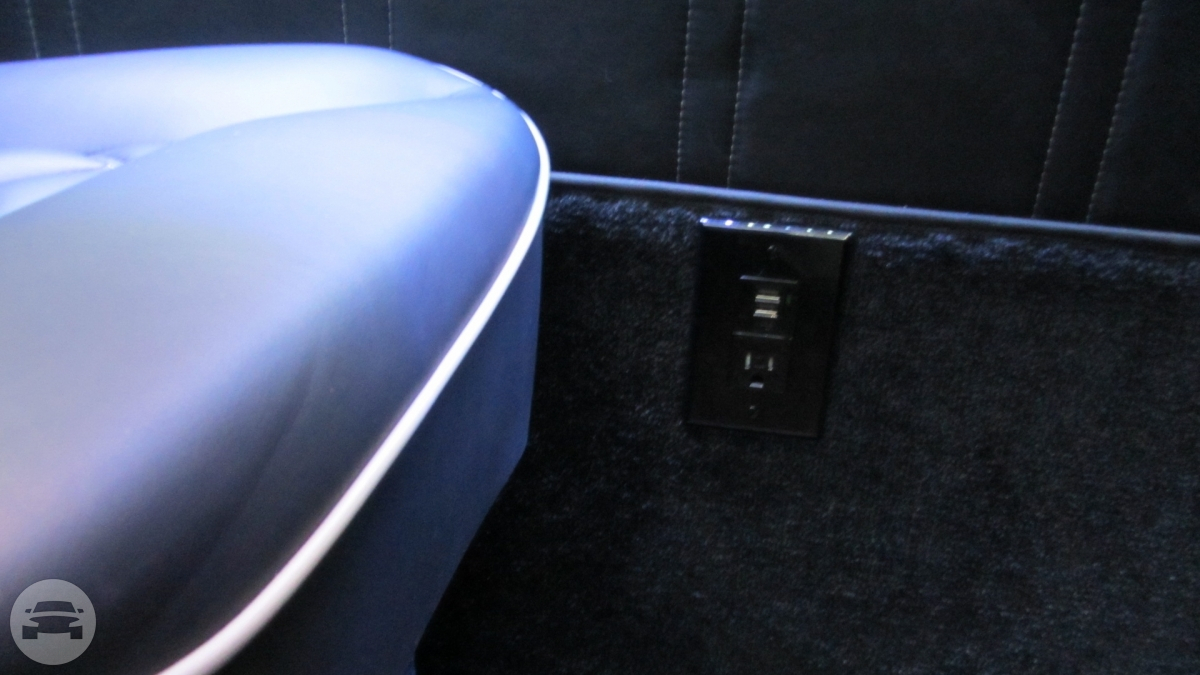 New Mercedes Luxury Sprinter 14 pass
Coach Bus /
New York, NY

 / Hourly $0.00
