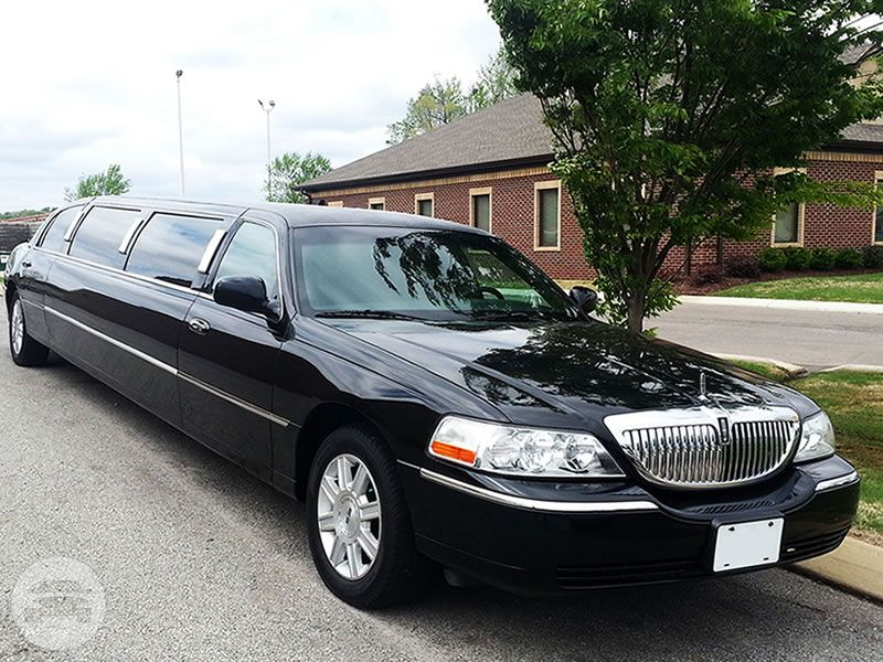 BLACK STRETCH LINCOLN TOWN CAR LIMO
Limo /
White Plains, NY

 / Hourly $0.00
