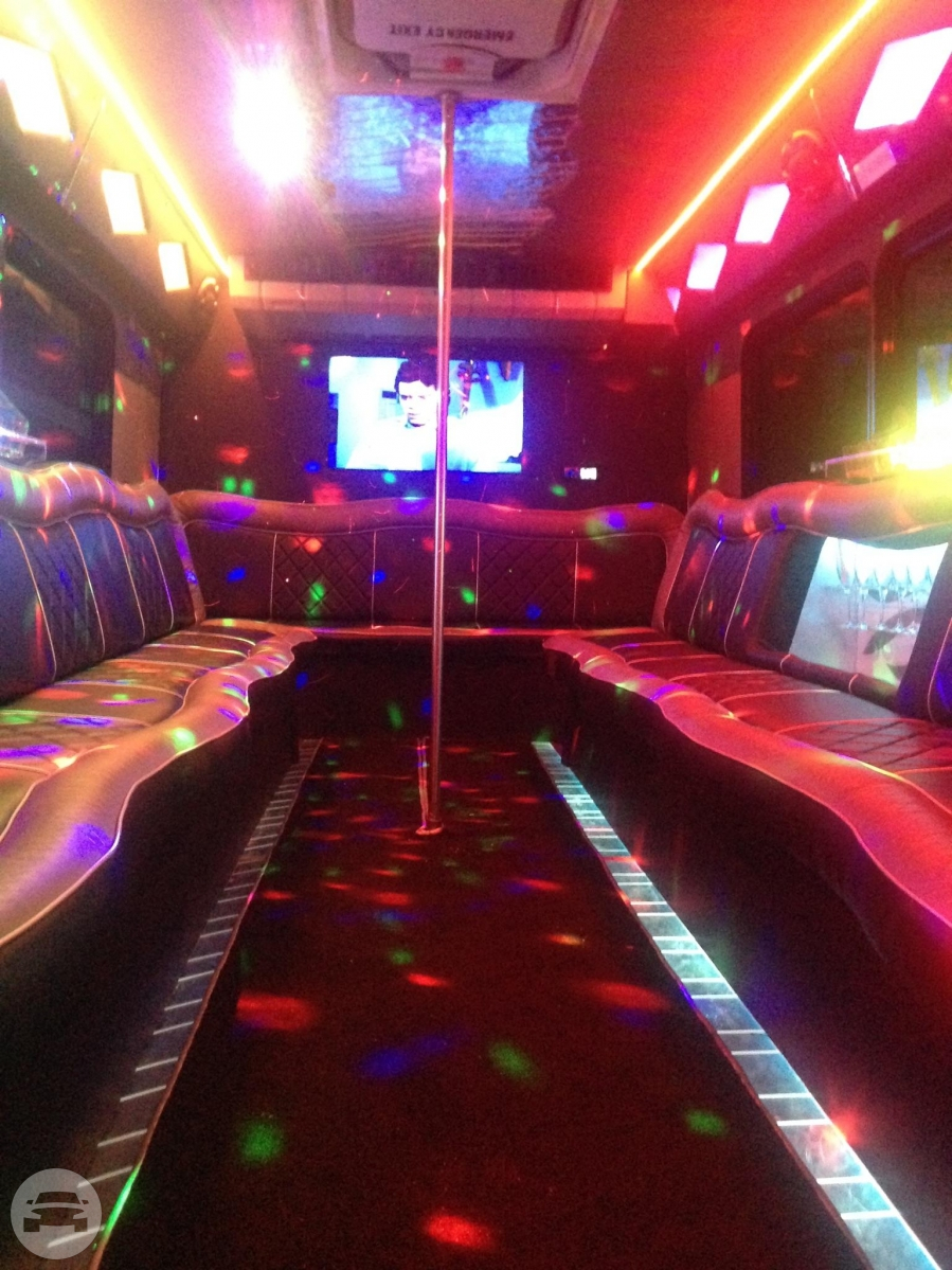 Limo Party Bus
Party Limo Bus /
Kahului, HI

 / Hourly $0.00
