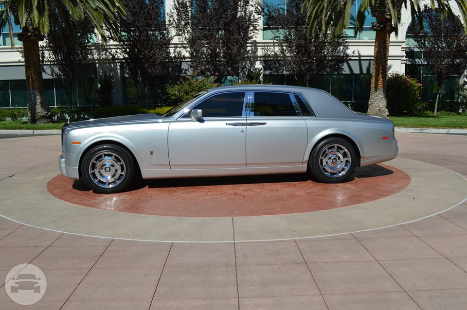 2 Passenger Rolls Royce Phantom - Silver
Sedan /
San Francisco, CA

 / Hourly $0.00
